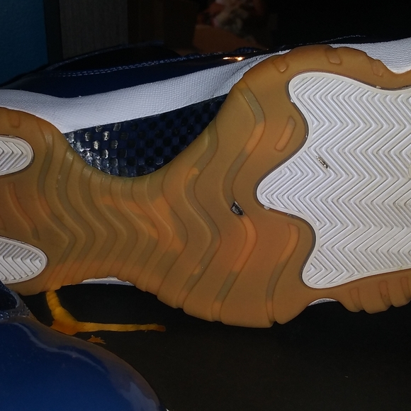 Jordan Retro 11's - Picture 3 of 6